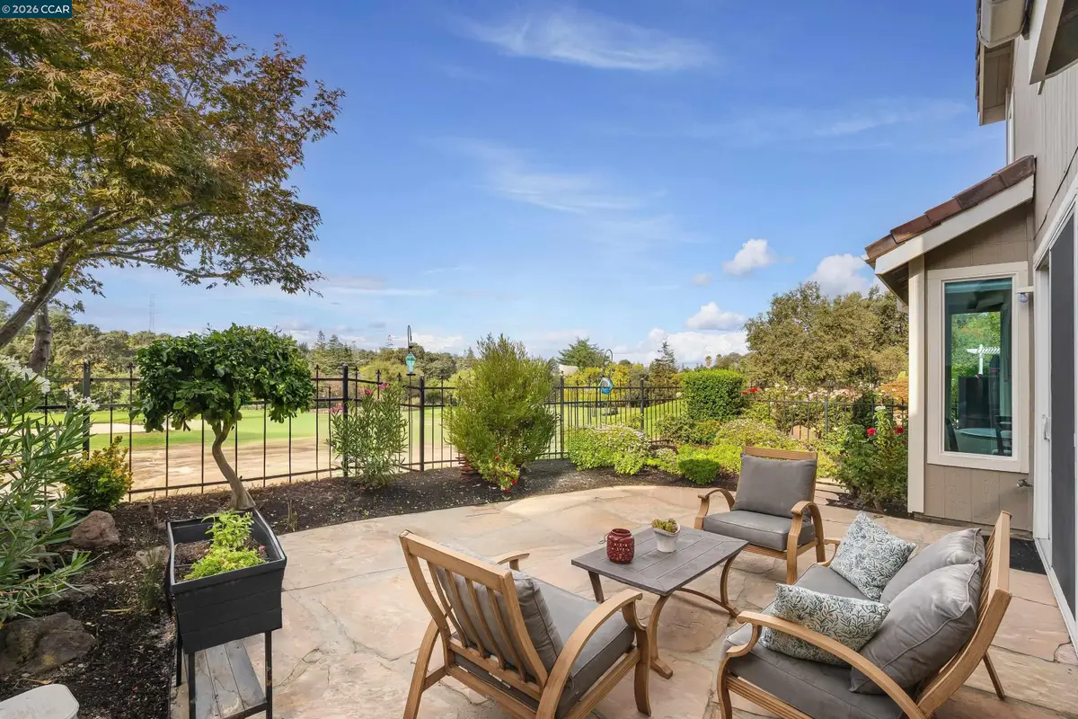1049 Feather Cir, Clayton, CA 94517 - #1