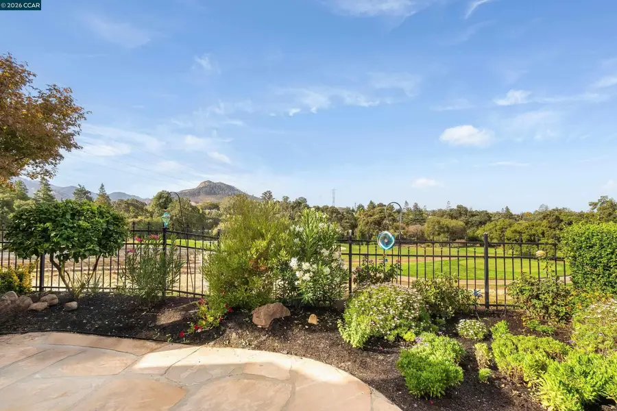 1049 Feather Cir, Clayton, CA 94517 - #3