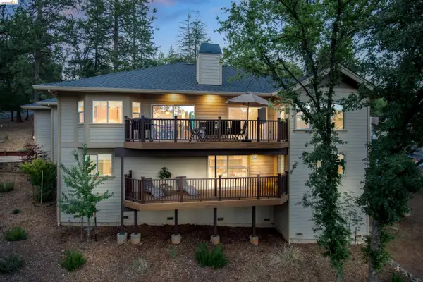 20145 Pleasantview Dr, Groveland, CA 95321