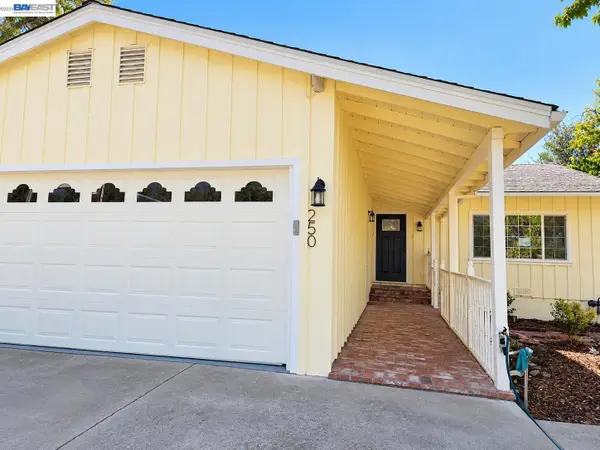 250 Highland Dr, Sutter Creek, CA 95685