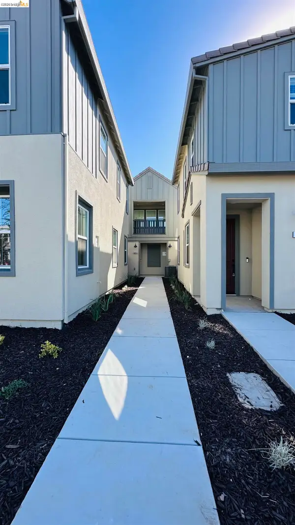 2406 Garden Farms Ave, Lathrop, CA 95330