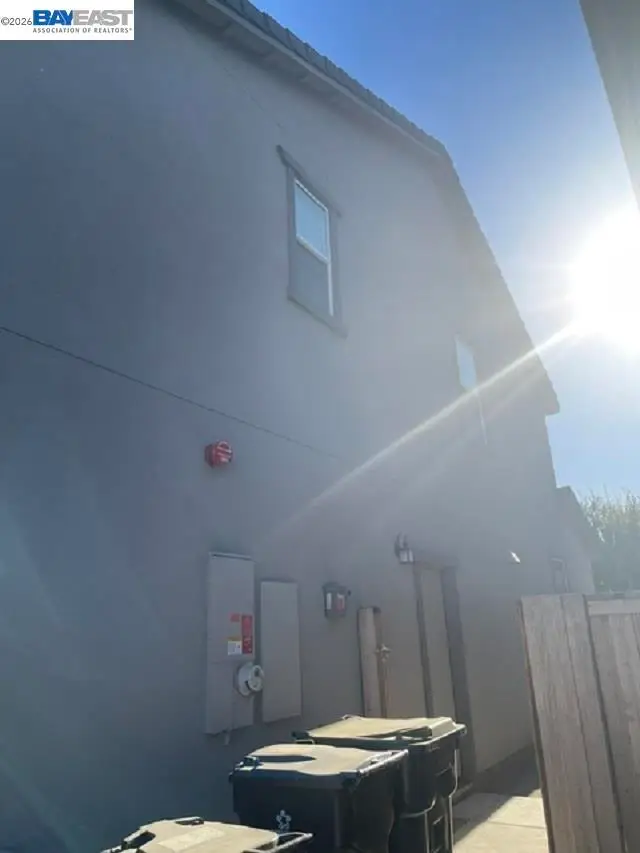 16249 Malibu Dr, Lathrop, CA 95330 - #2