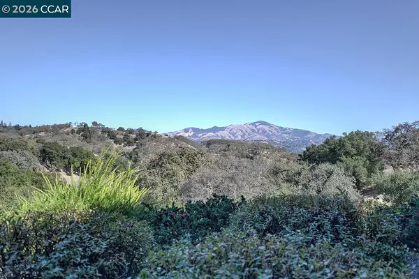 3152 Grey Eagle Dr, Walnut Creek, CA 94595