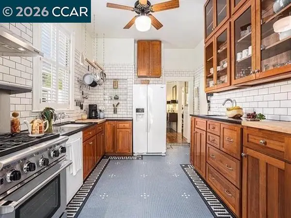 1014 Alhambra Ave, Martinez, CA 94553