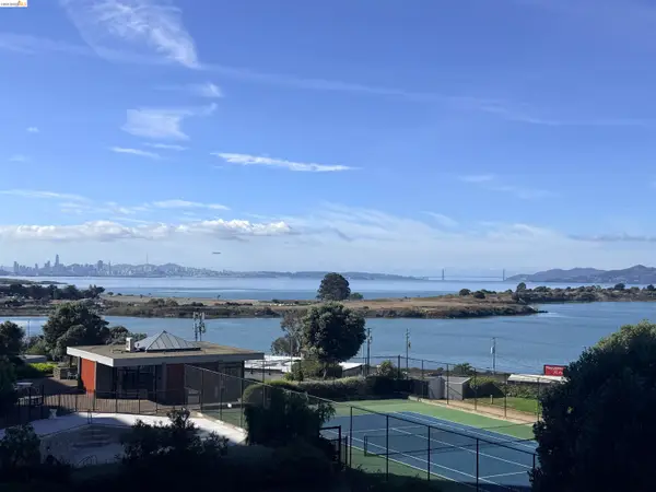 555 Pierce St #422, Albany, CA 94706