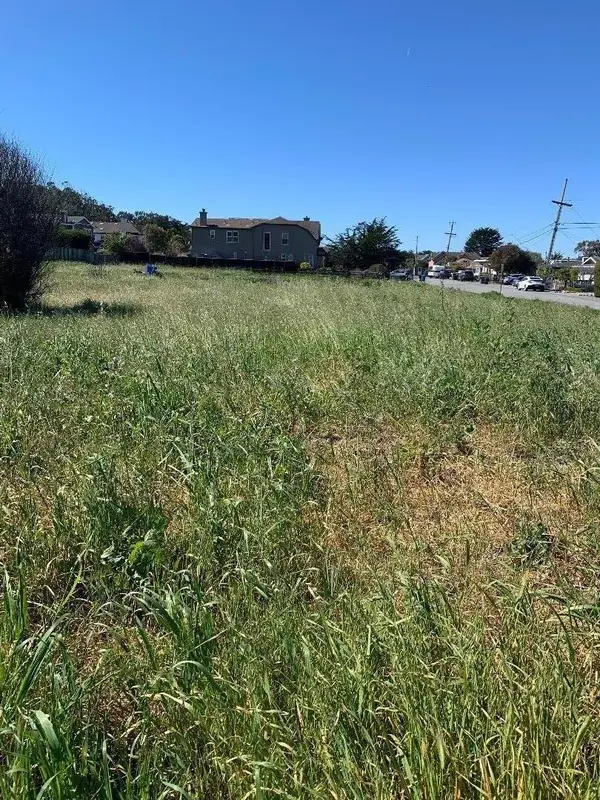 SW Cor 2nd Magnolia Street, Half Moon Bay, CA 94019