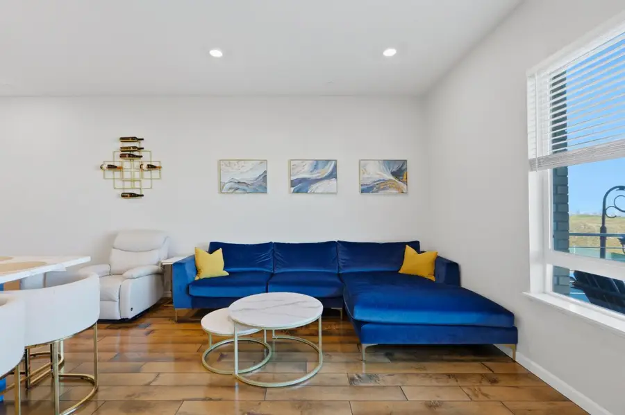 382 Llano De Los Robles Avenue #3, San Jose, CA 95136 - #2