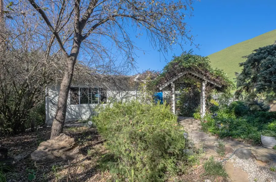 820 Comstock Road, Hollister, CA 95023 - #2