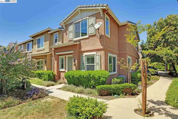 900 Old Oak Lane #3, Hayward, CA 94541