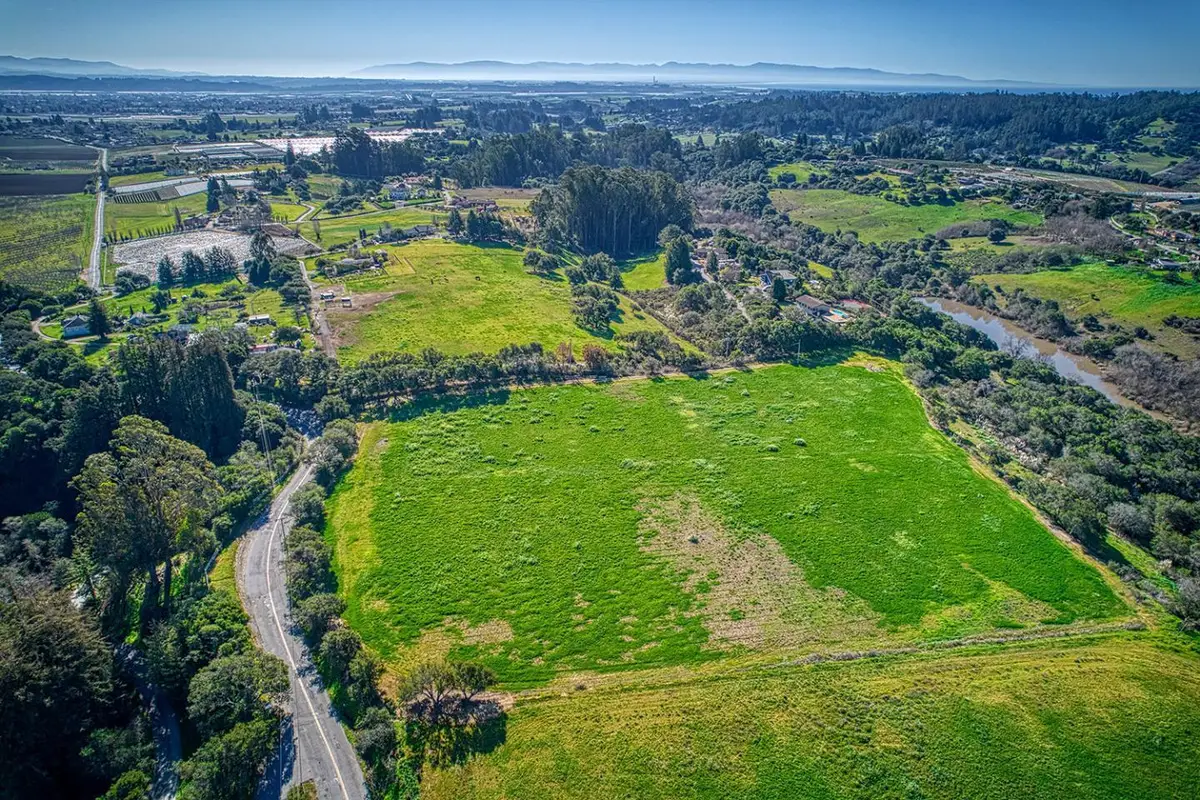 571 Calabasas Road, Watsonville, CA 95076 - #1