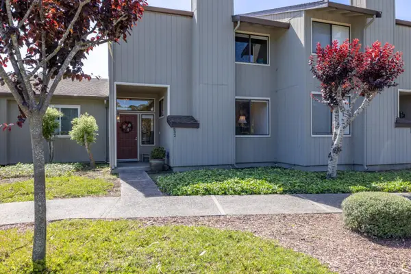 802 Brentwood Court, Pacific Grove, CA 93950
