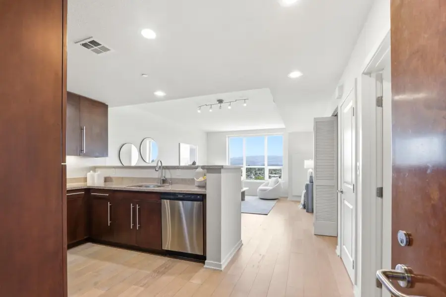 1375 Lick Avenue #720, San Jose, CA 95110 - #3