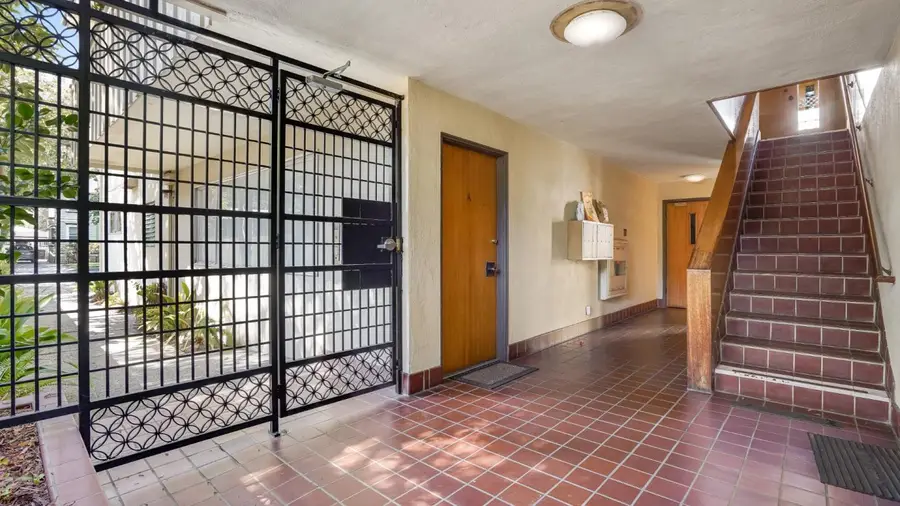 518 Everett Avenue #A, Palo Alto, CA 94301 - #3