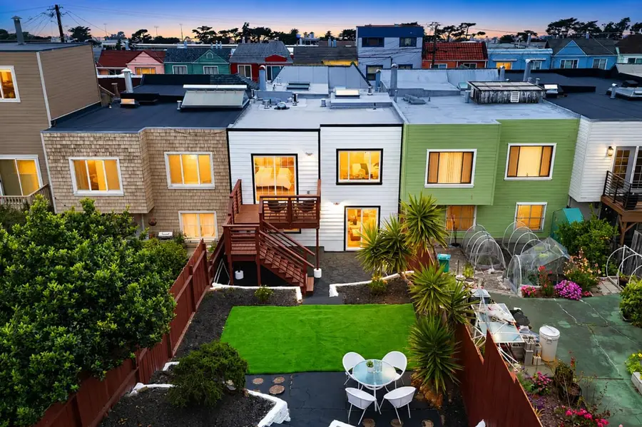 2050 33rd Avenue, San Francisco, CA 94116 - #3