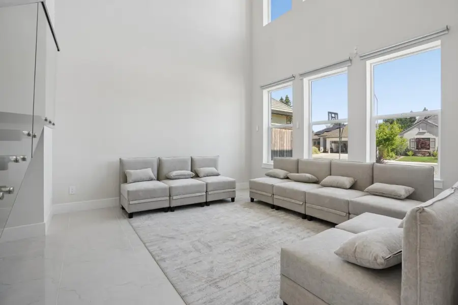 2362 Interlaken Court, Lodi, CA 95242 - #3