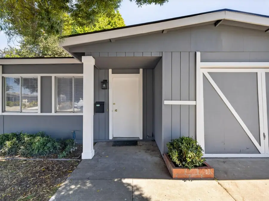560 Cedar Drive, Watsonville, CA 95076 - #2