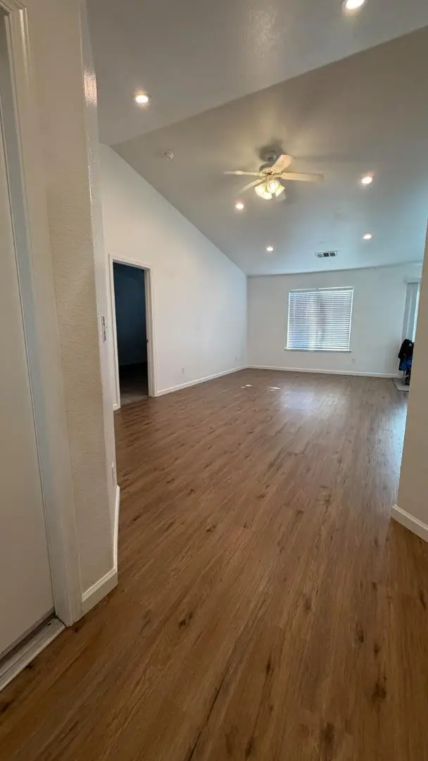 1727 Hume Drive, Sanger, CA 93657 - #3