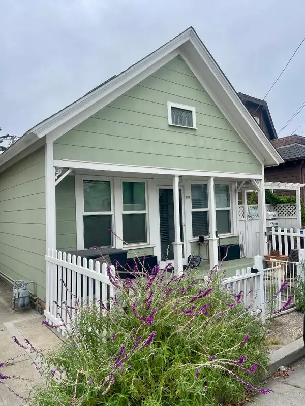 216 Cypress Avenue, Santa Cruz, CA 95062