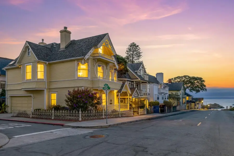 132 Forest Avenue, Pacific Grove, CA 93950 - #3