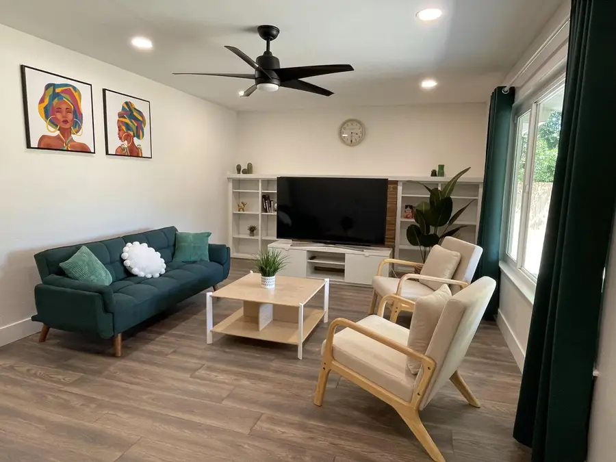 725 W Rialto Avenue, Fresno, CA 93705 - #3