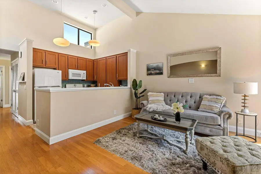 461 Dela Vina Avenue #205, Monterey, CA 93940 - #3