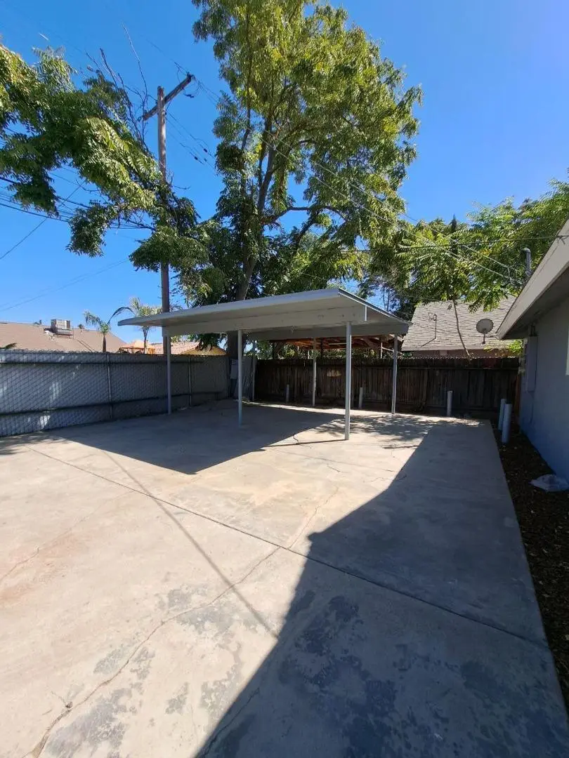 2221 S Poppy Avenue, Fresno, CA 93706 - #2