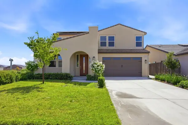 3335 Las Rosas Avenue, Clovis, CA 93619