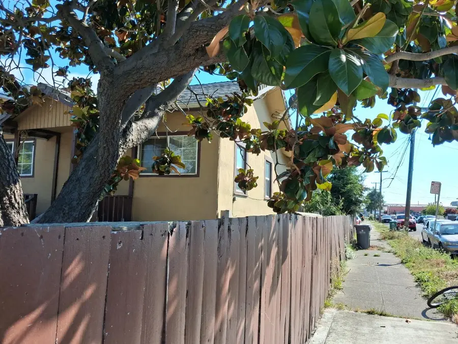 8901 D Street, Oakland, CA 94621 - #2