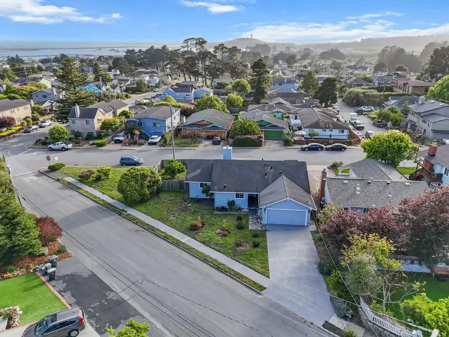 423 Montecito Avenue, El Granada, CA 94018 - #2