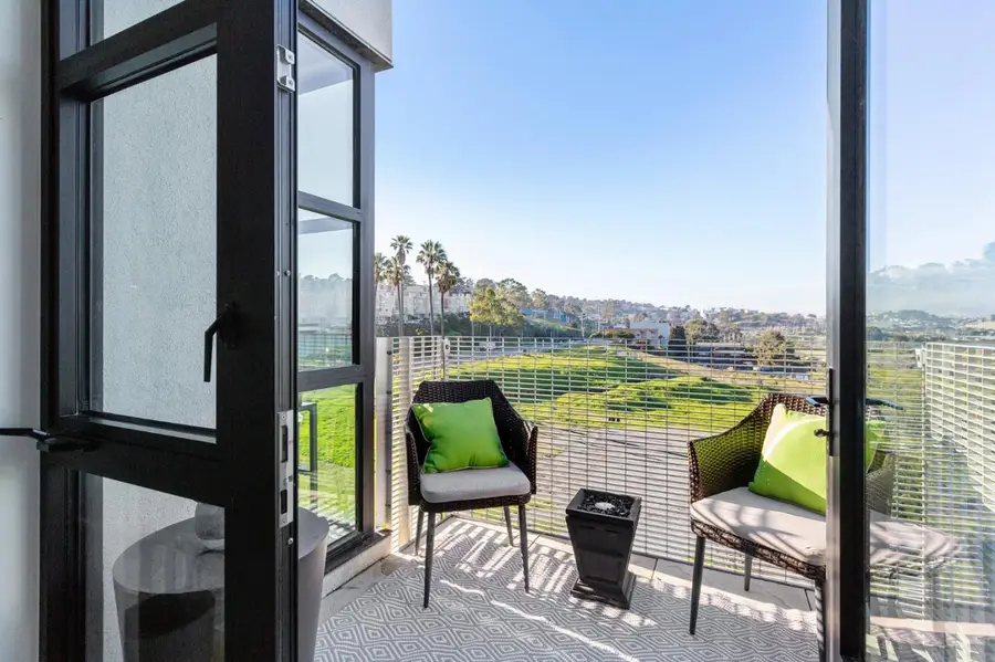 451 Donahue Street #407, San Francisco, CA 94124 - #2