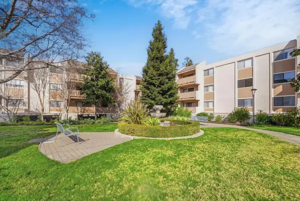 400 Ortega Avenue #216, Mountain View, CA 94040