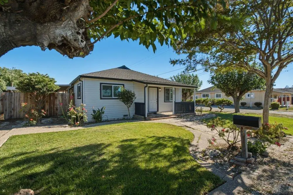 311 Santa Ana Road, Hollister, CA 95023 - #1