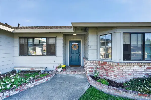 1194 Loyola Drive, Salinas, CA 93901