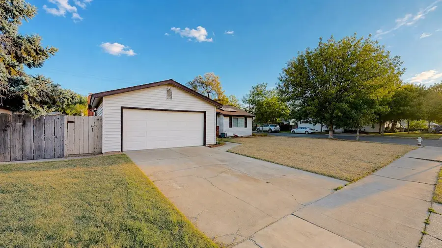 1405 Tamarack Avenue, Atwater, CA 95301 - #2
