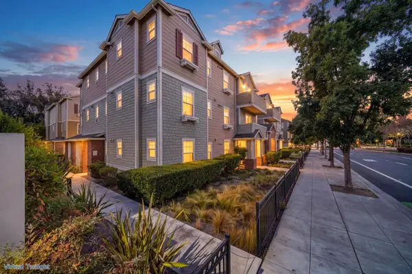 1033 Scotia Terrace #202, Sunnyvale, CA 94089