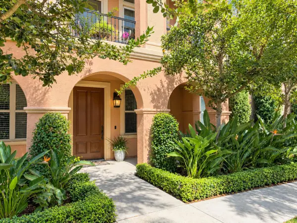 83 Mayfair, Irvine, CA 92620