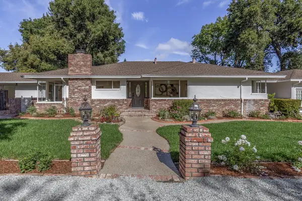 1385 Fremont Avenue, Los Altos, CA 94024