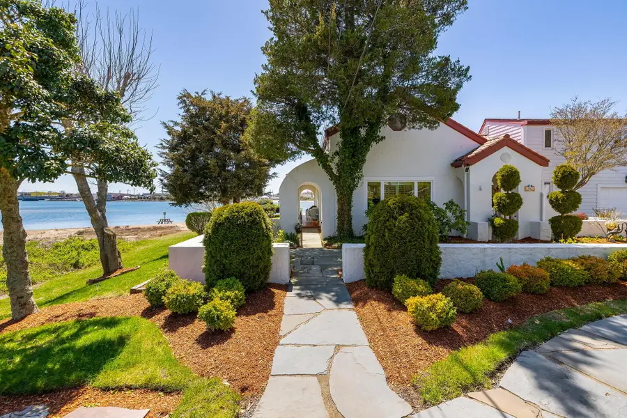 56 Rip Van Winkle Way, Buzzards Bay, MA 02532 - Image #3