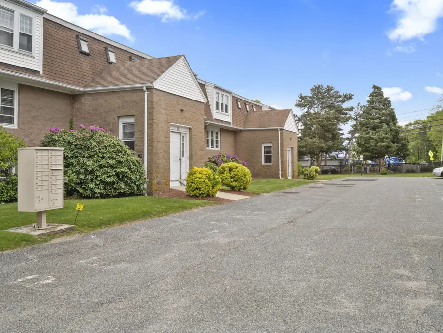24 Betty's Pond Road, Hyannis, MA 02601 - Image #2