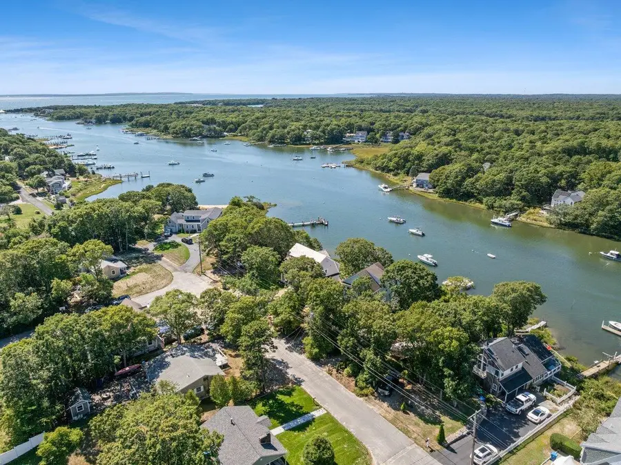 285 Edgewater Drive, East Falmouth, MA 02536 - Image #3