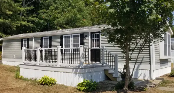 15 1st Street, Bourne, MA 02532