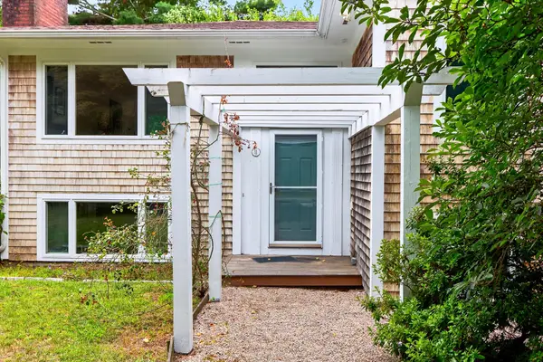 11 Barnabas Road, Falmouth, MA 02540