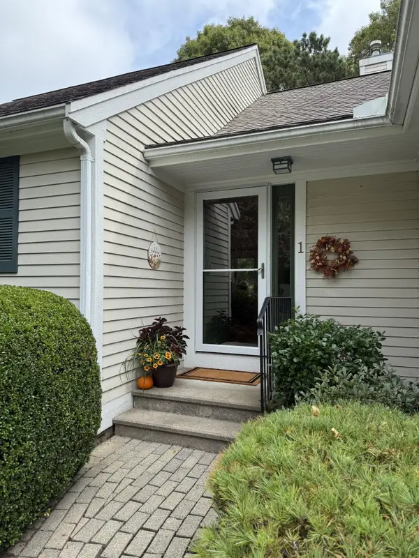 1 Upland Circle, Mashpee, MA 02649