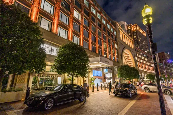 10 Rowes Wharf, Boston, MA 02110