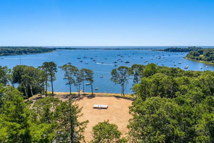 135 Putnam Avenue, Cotuit, MA 02635 - Image #3