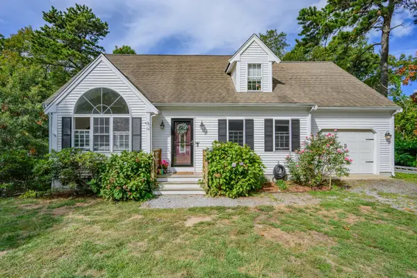 16 Balfour Lane, Mashpee, MA 02649