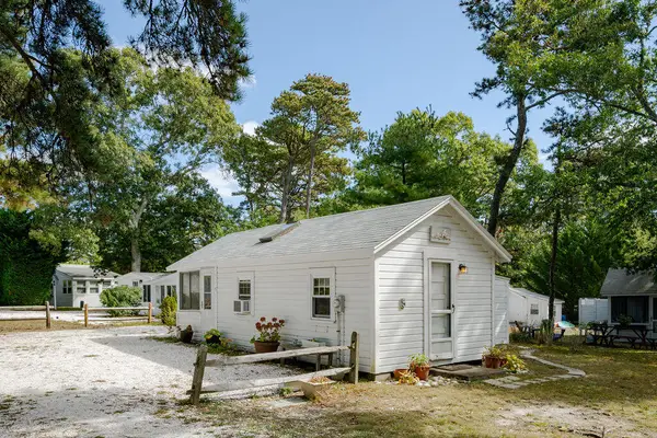1937 State Highway Route 6, Wellfleet, MA 02667