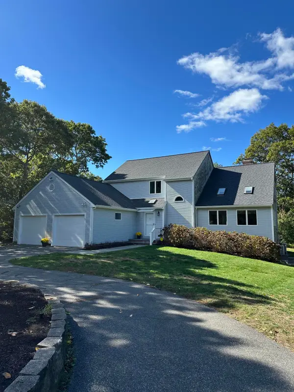42 Hanson Circle, Falmouth, MA 02540