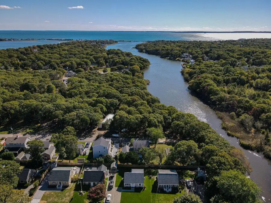 7 Montauk Street, Teaticket, MA 02536 - #3