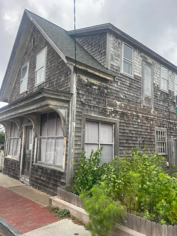 512 Commercial Street, Provincetown, MA 02657
